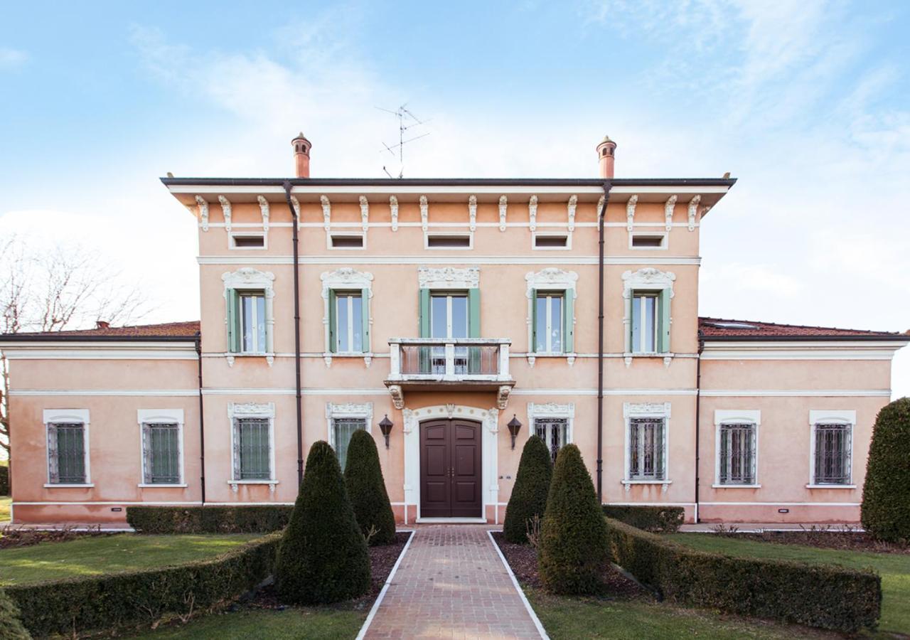 B&B Residence Il Ciliegio , Via Villa Superiore 93 Luzzara Suzzara Bagian luar foto