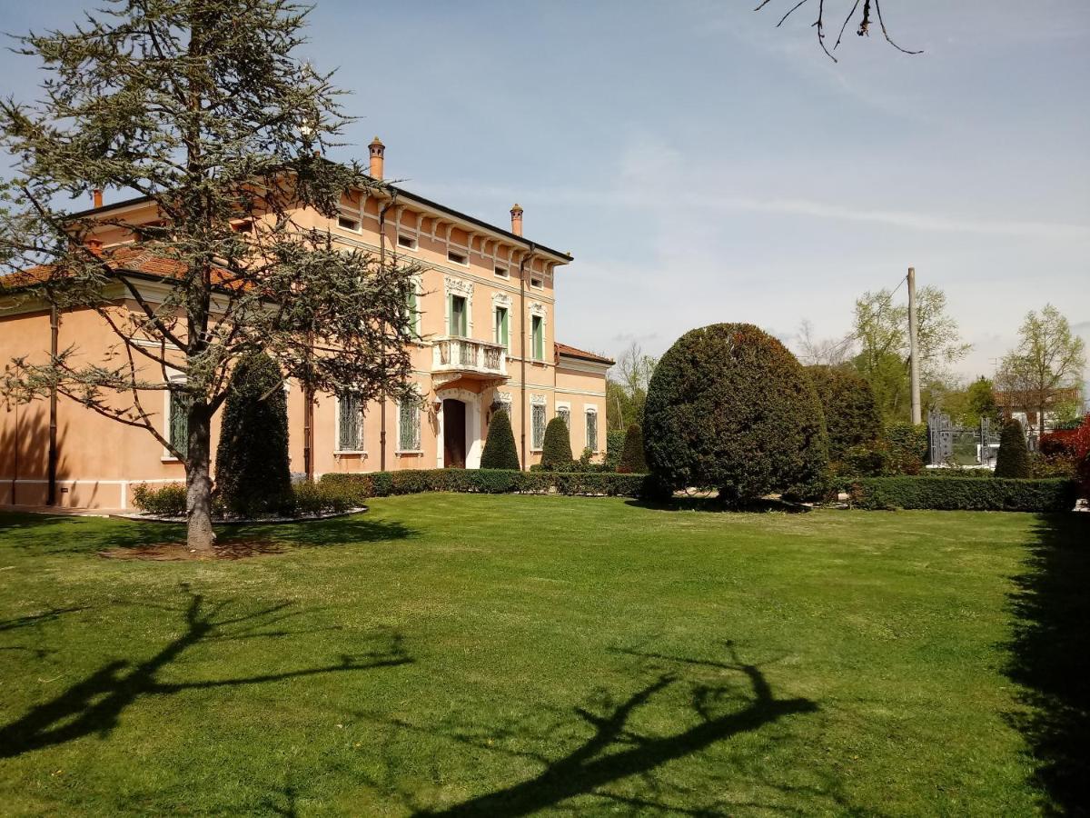 B&B Residence Il Ciliegio , Via Villa Superiore 93 Luzzara Suzzara Bagian luar foto