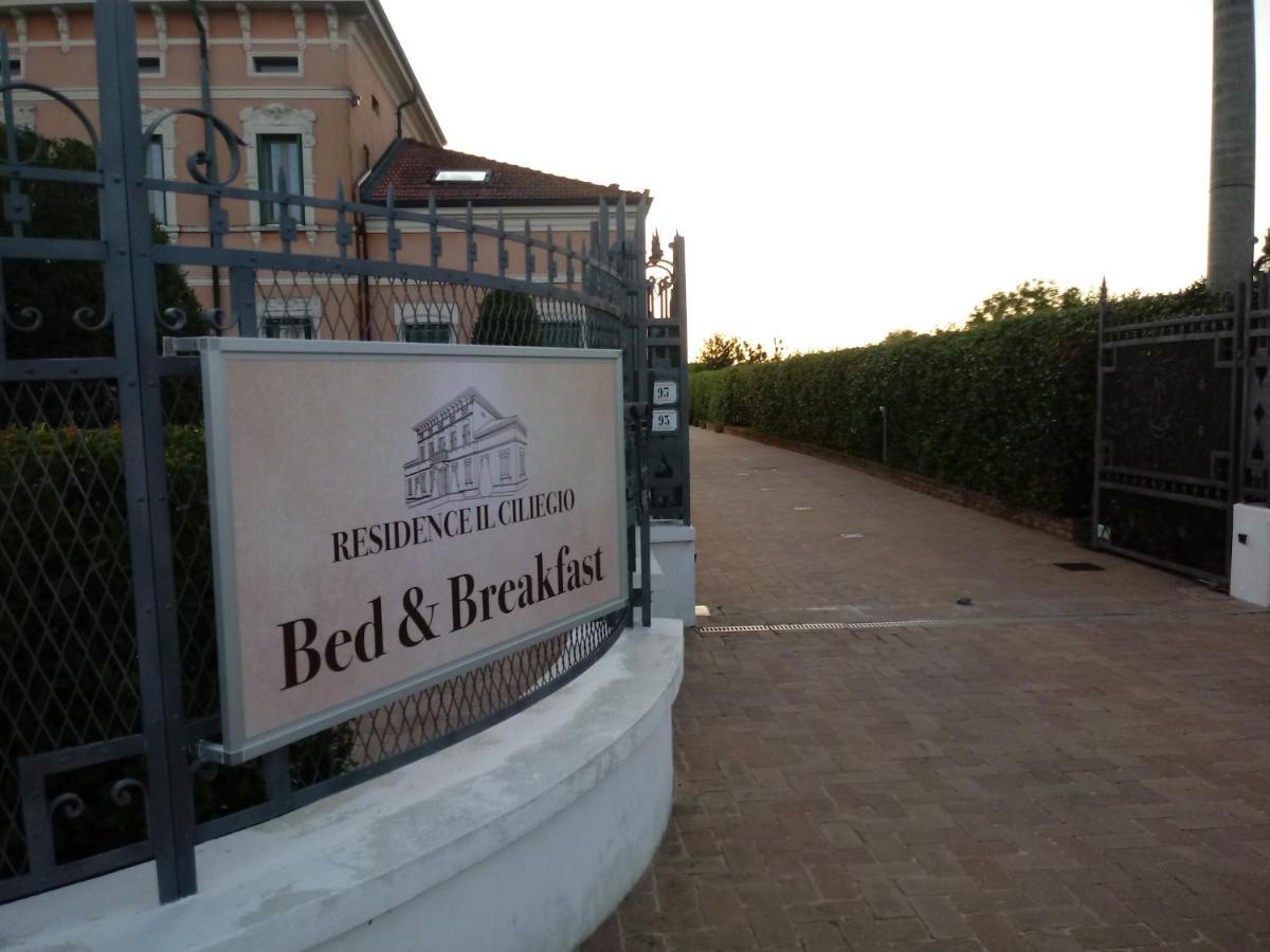 B&B Residence Il Ciliegio , Via Villa Superiore 93 Luzzara Suzzara Bagian luar foto